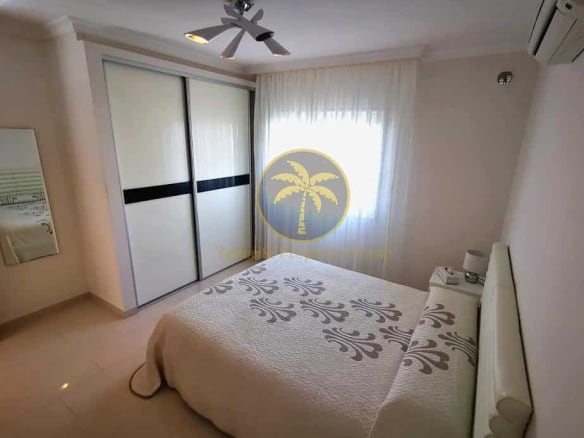 5 bedroom villa in La Caleta Golf