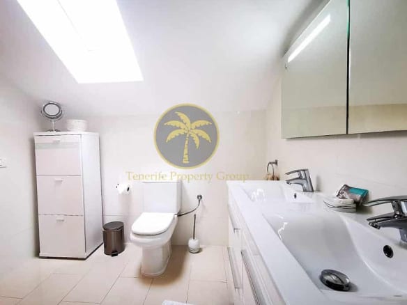 5 bedroom villa in La Caleta Golf