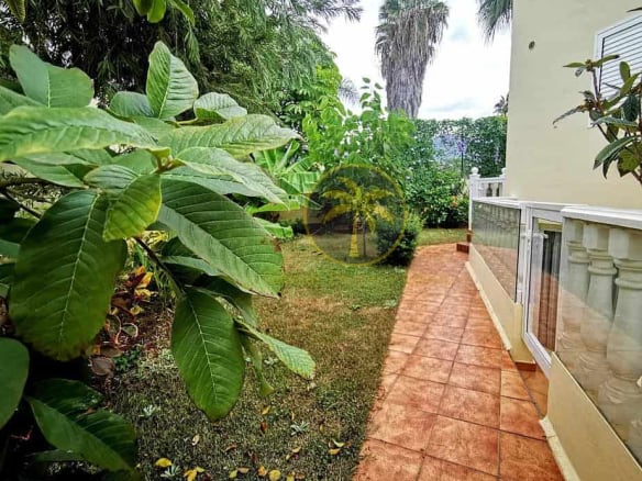 5 bedroom villa in La Caleta Golf