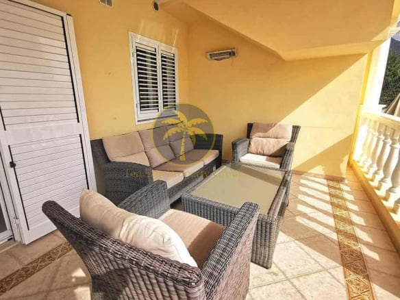 5 bedroom villa in La Caleta Golf
