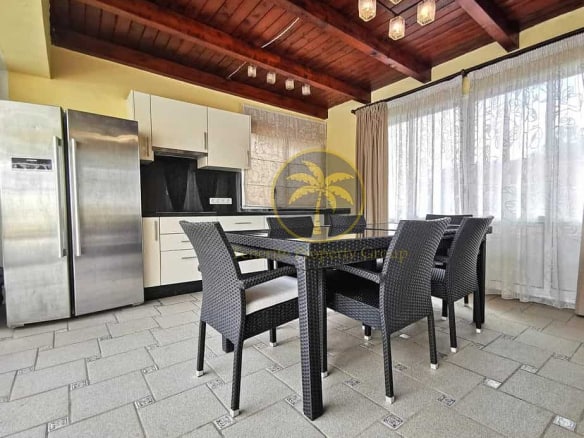 5 bedroom villa in La Caleta Golf