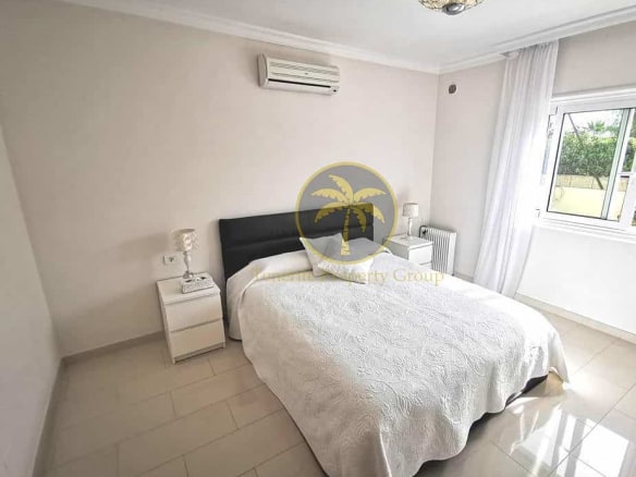 5 bedroom villa in La Caleta Golf