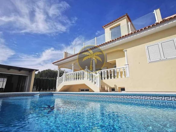 5 bedroom villa in La Caleta Golf