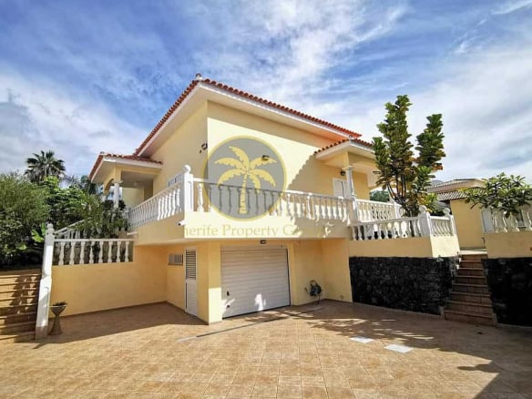 5 bedroom villa in La Caleta Golf