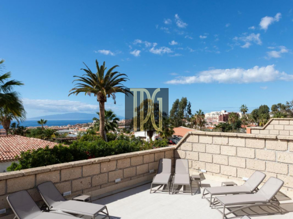 Semidetached villa with swimming pool in El Madroñal