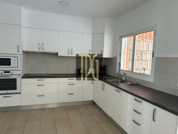 Semidetached villa with swimming pool in El Madroñal