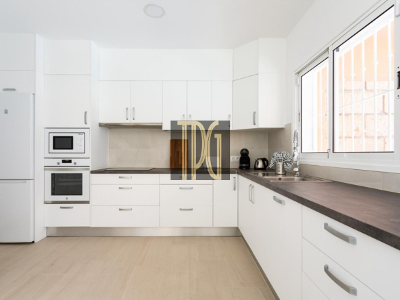 Semidetached villa with swimming pool in El Madroñal