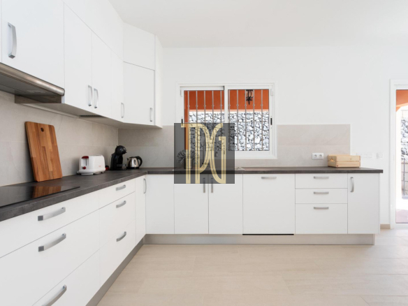 Semidetached villa with swimming pool in El Madroñal