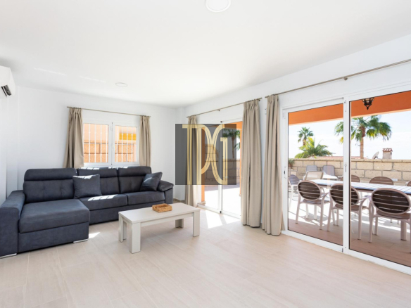 Semidetached villa with swimming pool in El Madroñal