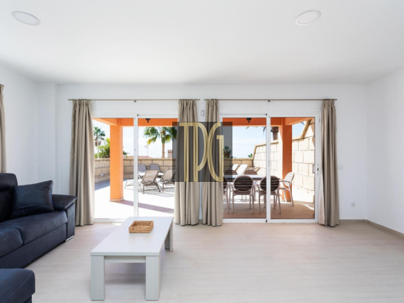 Semidetached villa with swimming pool in El Madroñal