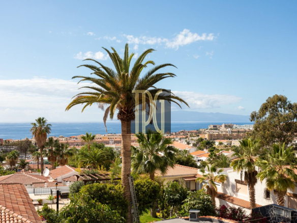 Semidetached villa with swimming pool in El Madroñal