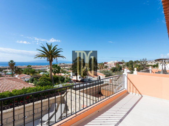 Semidetached villa with swimming pool in El Madroñal