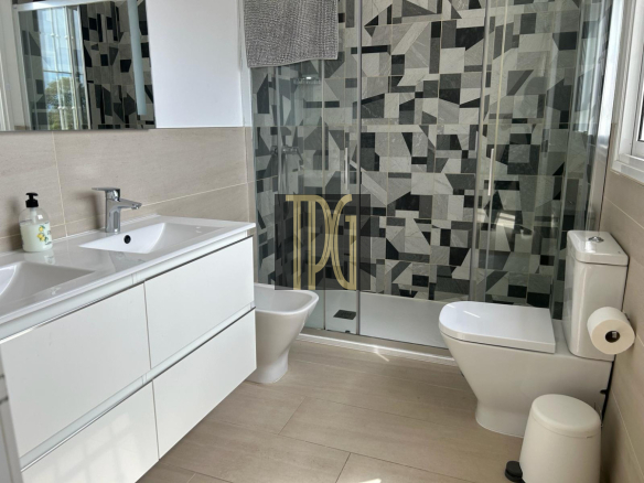 Semidetached villa with swimming pool in El Madroñal