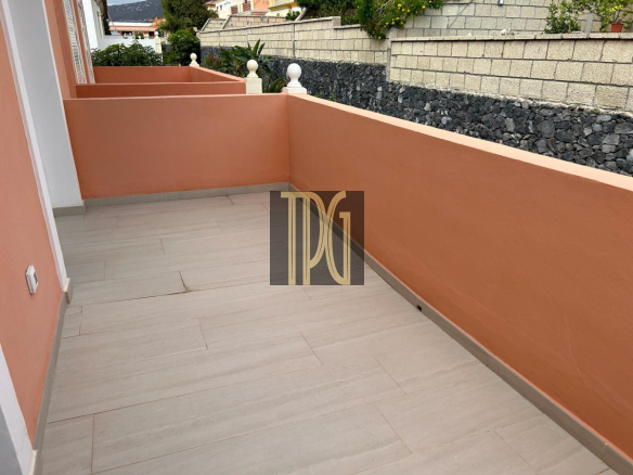 Semidetached villa with swimming pool in El Madroñal