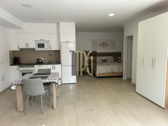 Semidetached villa with swimming pool in El Madroñal