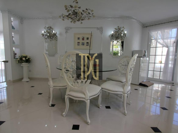 6 Bedroom mansion in the Golf area of Adeje