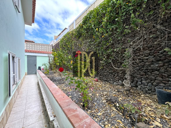 4 bedroom detached villa for sale in Chayofa