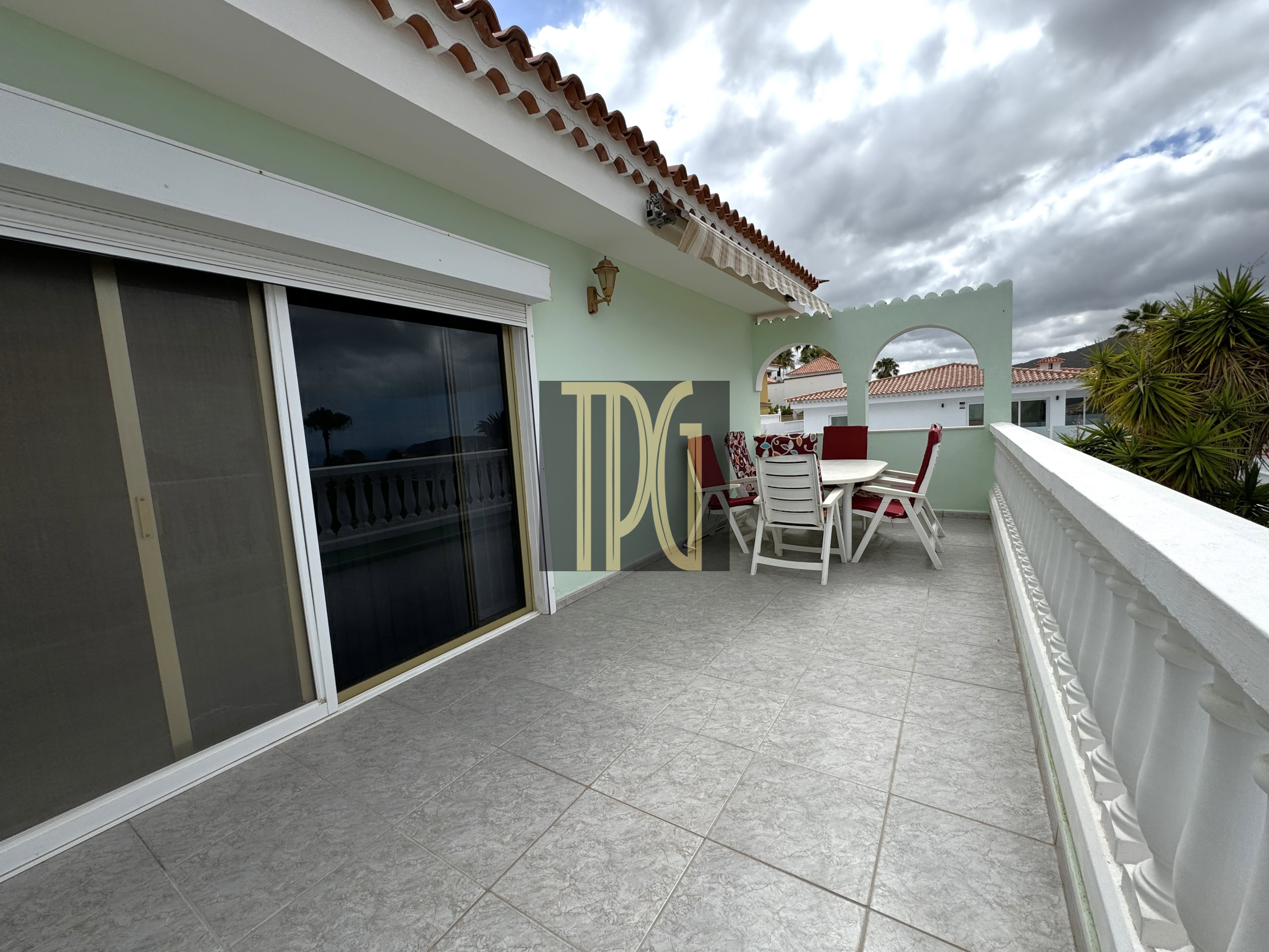4 bedroom detached villa for sale in Chayofa