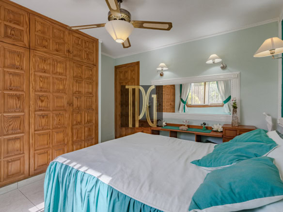 4 bedroom detached villa for sale in Chayofa