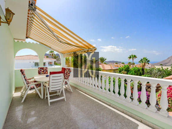 4 bedroom detached villa for sale in Chayofa