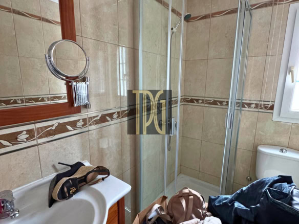 5 Bedroom Detached Villa for sale in Callao Salvaje