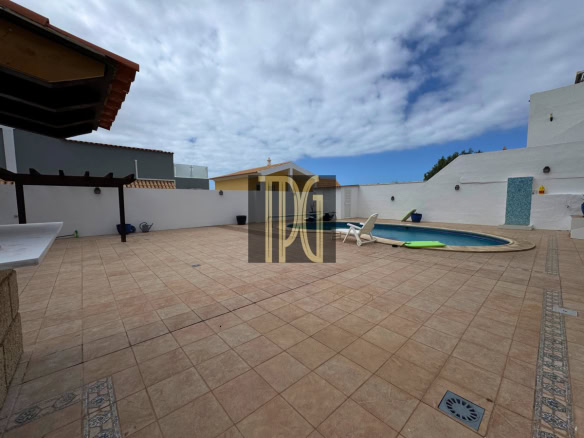 5 Bedroom Detached Villa for sale in Callao Salvaje