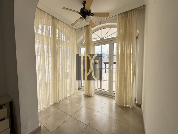 5 Bedroom Detached Villa for sale in Callao Salvaje
