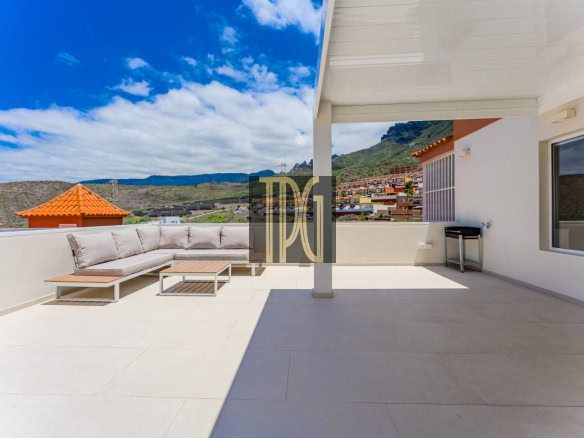 Exclusive 2 Bedroom Penthouse with Private Pool and Spacious Terrace for Sale in Roque del Conde