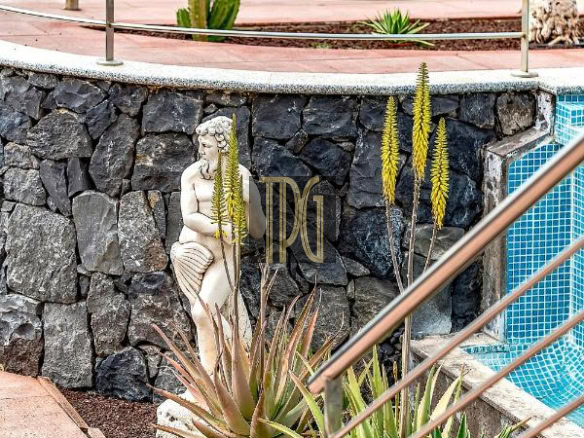 Luxury 3 Bedroom Villa with swimming pool for sale in Roque del Conde