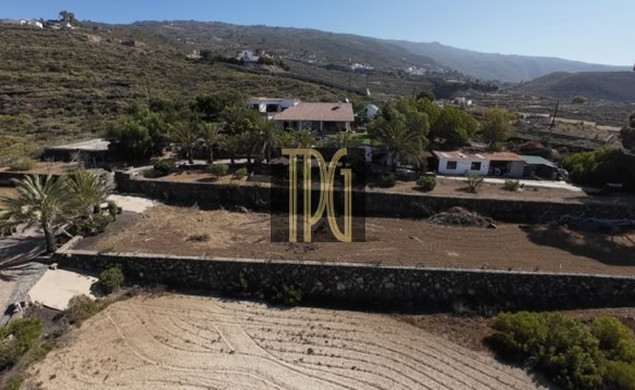 House with farm for sale in La Sabinita, Arona
