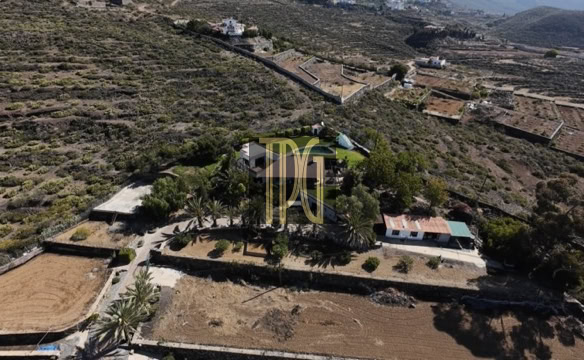 House with farm for sale in La Sabinita, Arona