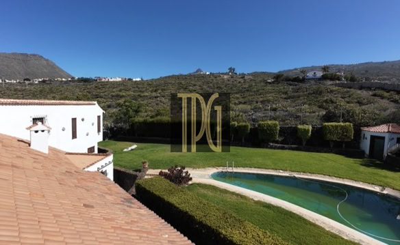 House with farm for sale in La Sabinita, Arona