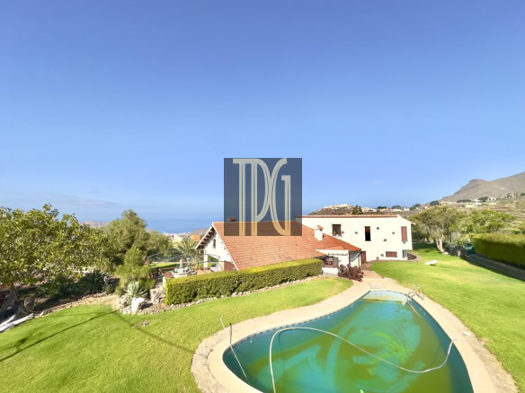 House with farm for sale in La Sabinita, Arona