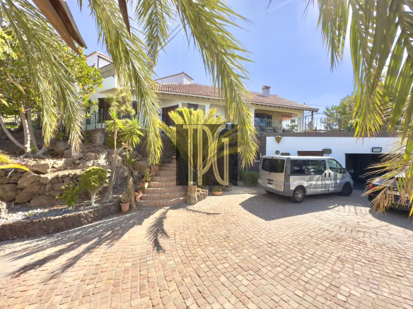 House with farm for sale in La Sabinita, Arona