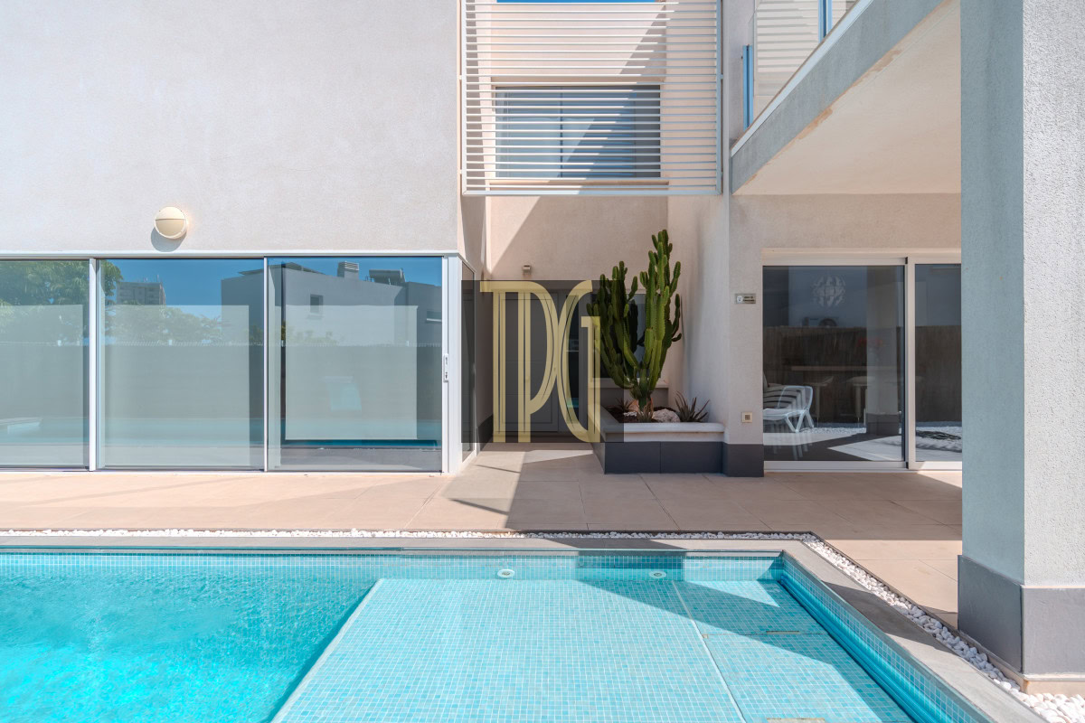 3 Bedroom Modern Villa for sale in duplex apartment in Nirvana Paraíso Playa Paraiso Costa Adeje 11