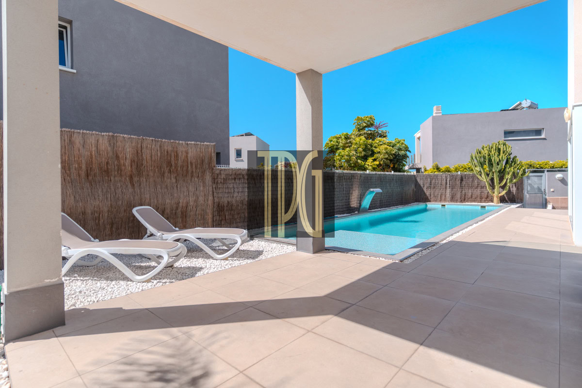 3 Bedroom Modern Villa for sale in duplex apartment in Nirvana Paraíso Playa Paraiso Costa Adeje 27