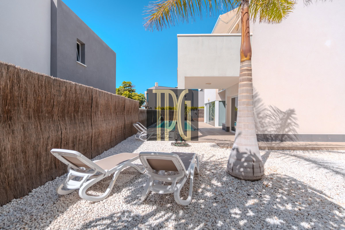 3 Bedroom Modern Villa for sale in duplex apartment in Nirvana Paraíso Playa Paraiso Costa Adeje 28