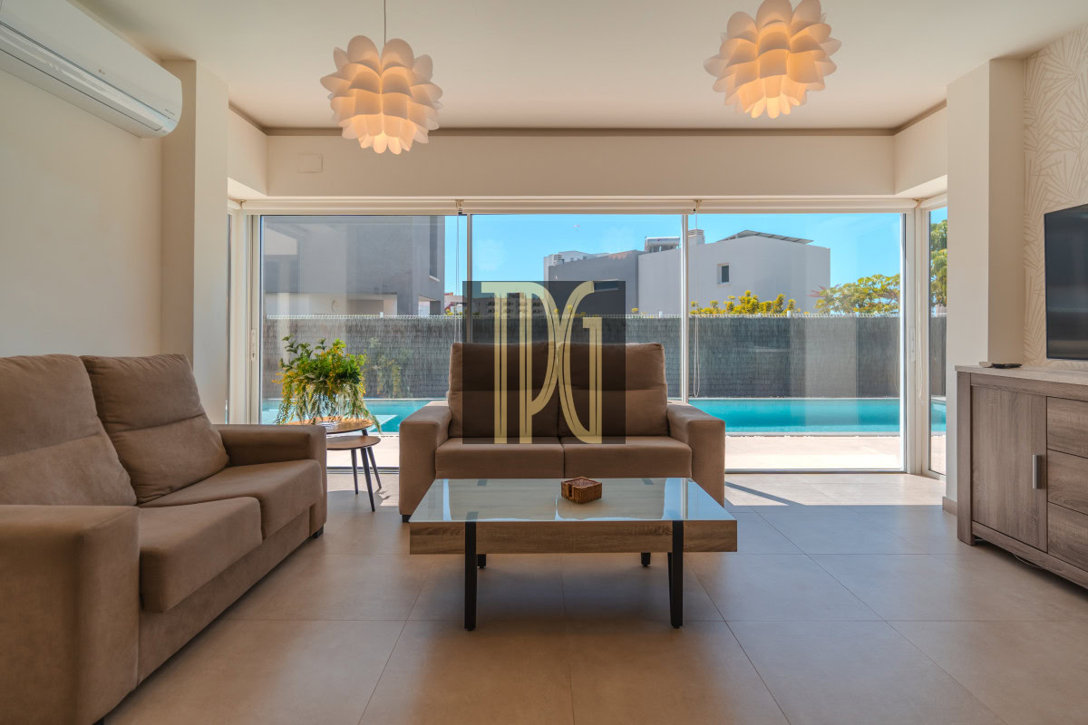 3 Bedroom Modern Villa for sale in duplex apartment in Nirvana Paraíso Playa Paraiso Costa Adeje 41