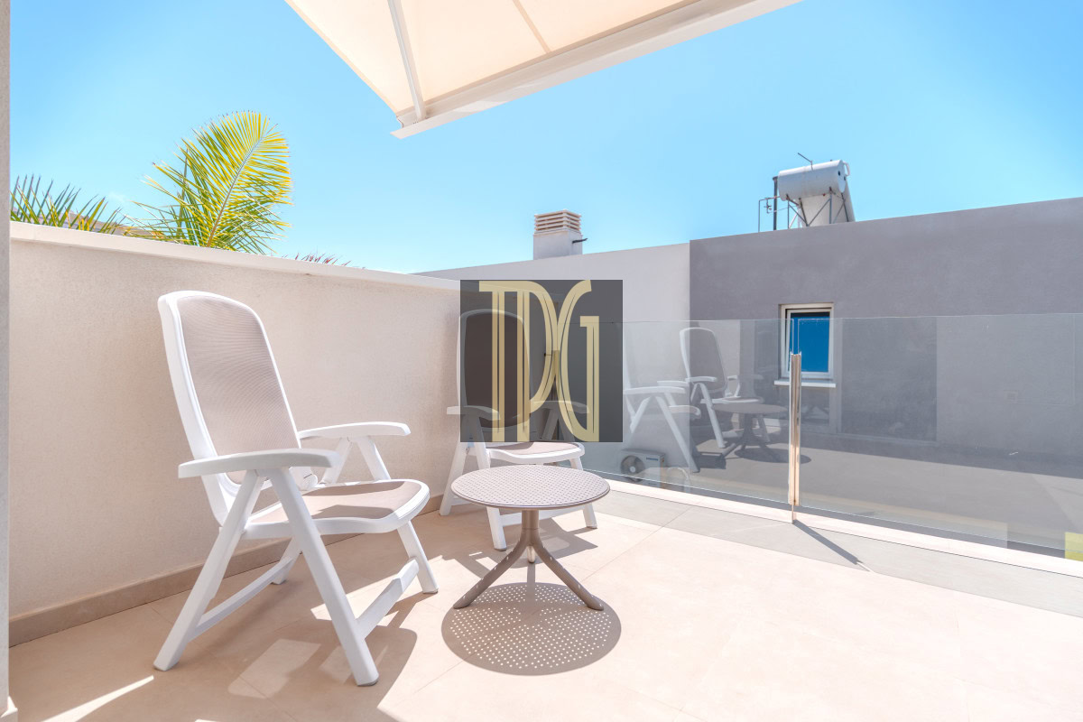 3 Bedroom Modern Villa for sale in duplex apartment in Nirvana Paraíso Playa Paraiso Costa Adeje 8