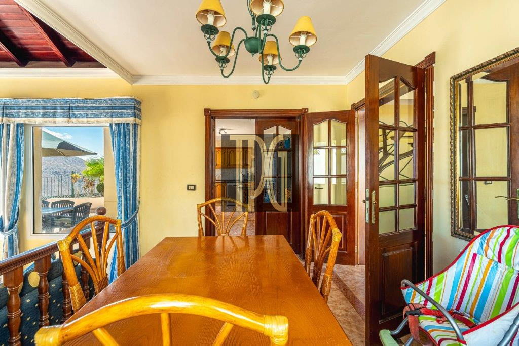 5 Bedroom Detached Villa for sale in Chayofa