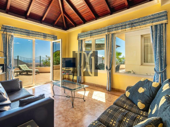 5 Bedroom Detached Villa for sale in Chayofa