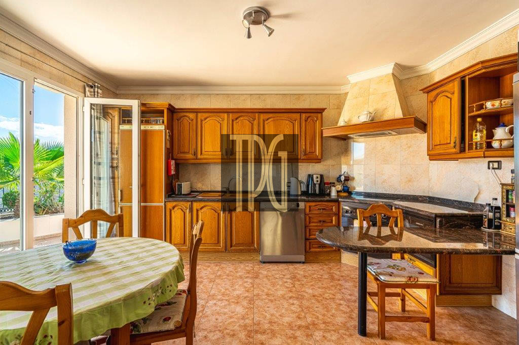 5 Bedroom Detached Villa for sale in Chayofa