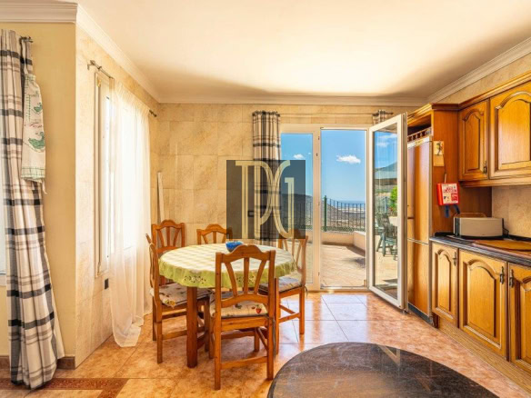 5 Bedroom Detached Villa for sale in Chayofa