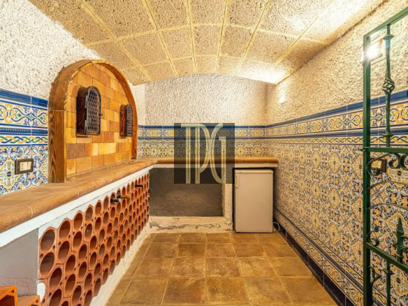 5 Bedroom Detached Villa for sale in Chayofa