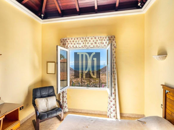 5 Bedroom Detached Villa for sale in Chayofa