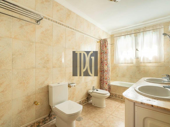 5 Bedroom Detached Villa for sale in Chayofa