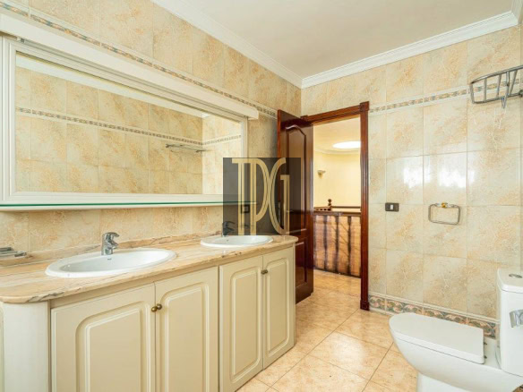 5 Bedroom Detached Villa for sale in Chayofa
