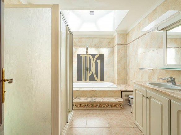 5 Bedroom Detached Villa for sale in Chayofa