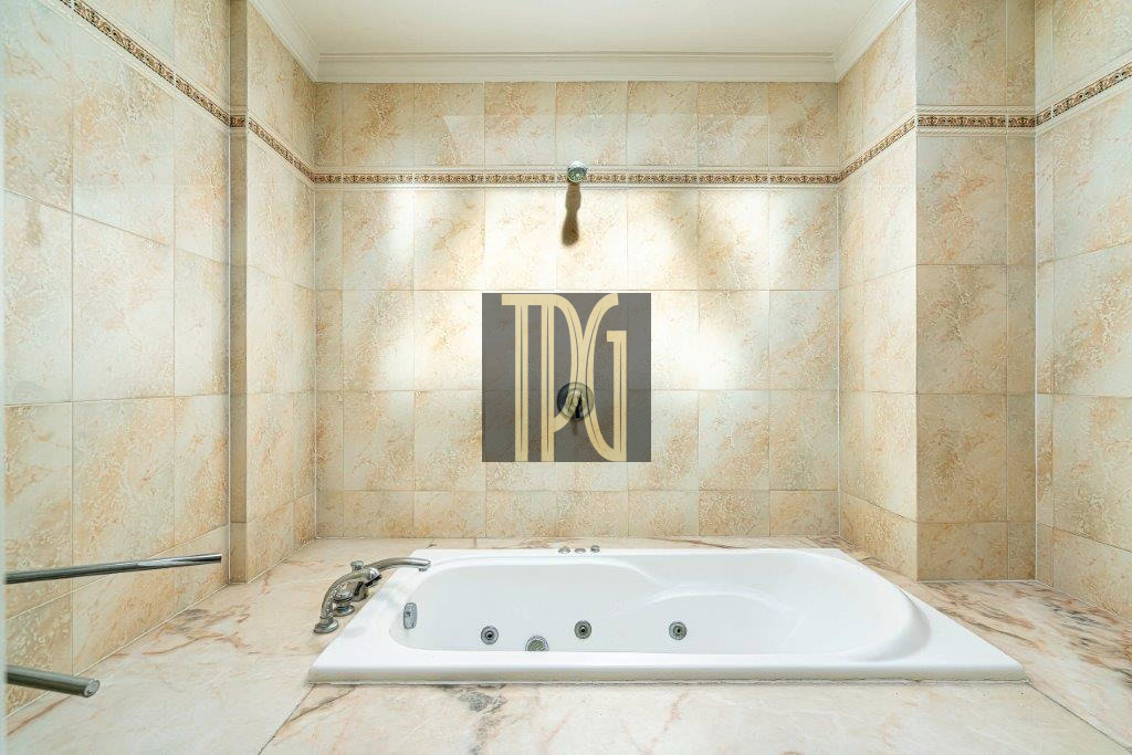 5 Bedroom Detached Villa for sale in Chayofa