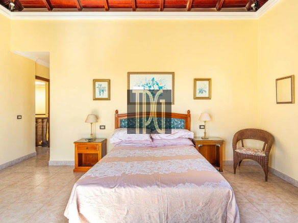 5 Bedroom Detached Villa for sale in Chayofa